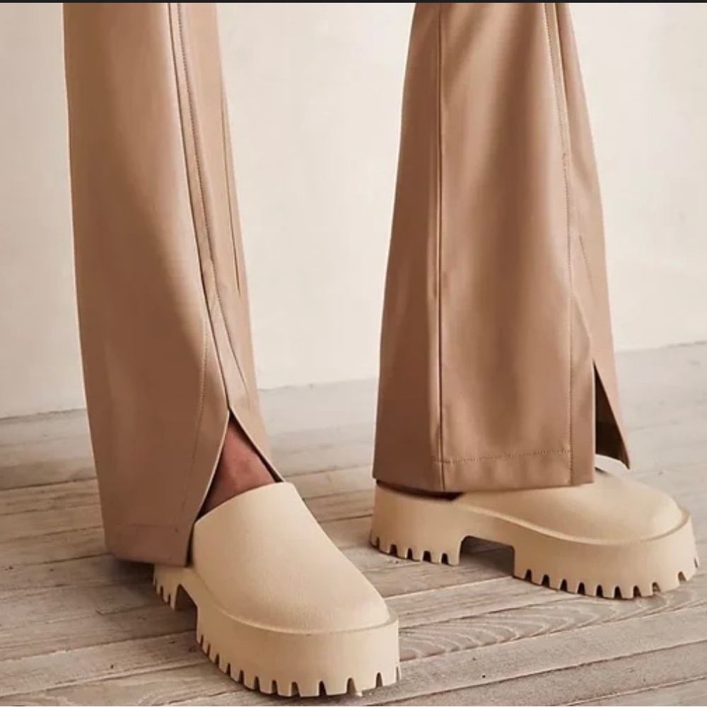 Jeffrey Campbell Cream Platform Mules